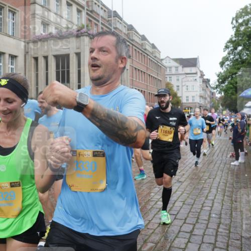 13.09.2026 - Kiel Lauf Yannick Fuchs http://msf.ph/oto/10411176 13.09.2026 10:42:11 Ziel 150, 294, 1328, 1755, 2665, 2819, 2972, 3212, 3254, 3985, 4399, 4475, 4513, 4604, 4919, 5155, 5669, 5749, 6175, 6236, 6587, 6677, 6678, 7051, 7475, 8034, 9391, 9420, 9595, 9635, 9712, 9920, 10452, 10725, 10877, 11175, 214, 580, 604, 698, 811, 1206, 1330, 1416, 1445, 1507, 1755, 1772, 2013, 2375, 2387, 2532, 2535, 2547, 2667, 2927, 3188, 3249, 3329, 3330, 3351, 3372, 3985, 4559, 4895, 4959, 5108, 5158, 5265, 5322, 5749, 6165, 6564, 6656, 6917, 6960, 239, 757, 1638, 2224, 2314 meine-sportfotos.de
