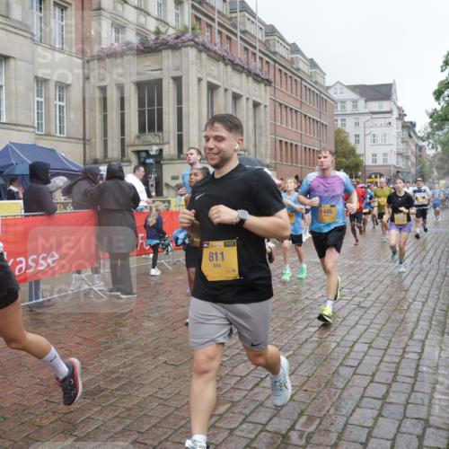 13.09.2026 - Kiel Lauf Yannick Fuchs http://msf.ph/oto/10411226 13.09.2026 10:42:14 Ziel 150, 239, 294, 1328, 2665, 2820, 2972, 3254, 3367, 4399, 4475, 4513, 4604, 4919, 5155, 5669, 5802, 6020, 6175, 6587, 6677, 6678, 7475, 8034, 9420, 9635, 9712, 9920, 10452, 10465, 11175, 580, 698, 811, 1206, 1330, 1416, 1445, 1507, 1755, 2013, 2375, 2387, 2535, 2547, 2667, 2819, 2927, 3188, 3212, 3249, 3351, 3372, 3985, 4559, 4895, 4959, 5108, 5158, 5265, 5322, 5749, 6165, 6236, 6564, 6656, 6917, 6960, 757, 1638, 2224, 2314, 2507, 3821, 4451, 811, 10960 meine-sportfotos.de