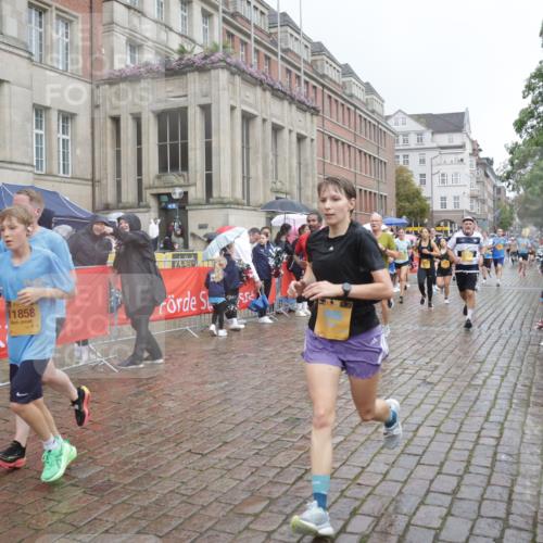 13.09.2026 - Kiel Lauf Yannick Fuchs http://msf.ph/oto/10411252 13.09.2026 10:42:16 Ziel 150, 239, 294, 1245, 1328, 2665, 2820, 2972, 3254, 3367, 4399, 4475, 4513, 4919, 5155, 5669, 5802, 6020, 6587, 6677, 6678, 7475, 8034, 9152, 9420, 9548, 9635, 9712, 10452, 10465, 11175, 150, 580, 698, 1206, 1330, 1416, 1445, 1507, 1755, 2013, 2375, 2535, 2547, 2667, 2819, 2927, 3188, 3212, 3249, 3351, 3372, 3985, 4399, 4559, 4604, 4895, 5158, 5265, 5322, 5669, 5749, 6165, 6175, 6236, 6564, 6656, 6917, 6960, 757, 1638, 2224, 2314, 2507, 3821, 4451, 811, 3351, 10960 meine-sportfotos.de