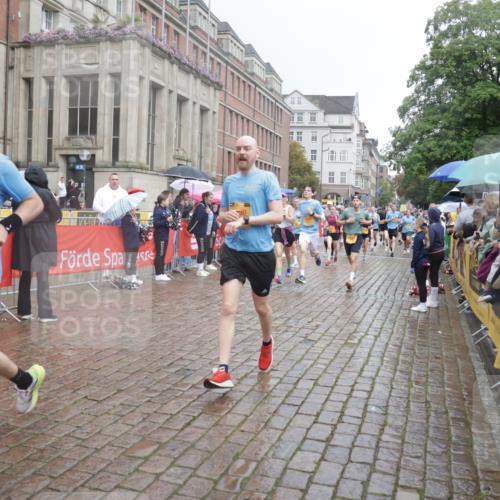 13.09.2026 - Kiel Lauf Yannick Fuchs http://msf.ph/oto/10411317 13.09.2026 10:42:22 Ziel 239, 294, 1245, 1328, 1638, 2224, 2314, 2820, 2972, 3254, 3367, 4919, 5636, 5802, 5877, 6020, 6677, 6678, 7299, 7586, 8304, 8318, 9135, 9152, 9548, 9635, 9712, 10465, 10625, 11148, 11175, 12619, 150, 580, 1206, 1330, 1416, 1507, 1755, 2013, 2375, 2535, 2547, 2665, 2667, 2819, 2927, 3188, 3212, 3372, 3985, 4399, 4475, 4513, 4559, 4604, 5155, 5265, 5322, 5669, 5749, 6175, 6236, 6564, 6587, 6656, 6917, 757, 2507, 3821, 4451, 811, 3351, 10960 meine-sportfotos.de