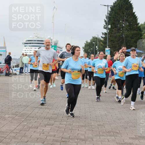 13.09.2026 - Kiel Lauf Andreas Tolksdorf http://msf.ph/oto/10411435 13.09.2026 10:02:03 Kiellinie 6760, 34, 39, 12204, 10654, 4250, 39, 10276 meine-sportfotos.de