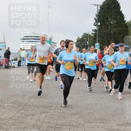 13.09.2026 - Kiel Lauf Andreas Tolksdorf http://msf.ph/oto/10411438 13.09.2026 10:02:03 Kiellinie 6760, 39, 12204, 4250, 10654, 10276 meine-sportfotos.de