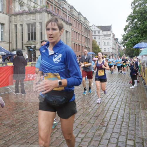 13.09.2026 - Kiel Lauf Yannick Fuchs http://msf.ph/oto/10411445 13.09.2026 10:42:35 Ziel 757, 1638, 2507, 2745, 3036, 3474, 3821, 4034, 4320, 4352, 4451, 5476, 5636, 5877, 5952, 6088, 6196, 6615, 7014, 7187, 7685, 8318, 8418, 8458, 8635, 8758, 8847, 10112, 10272, 10328, 10558, 10724, 11770, 12001, 12155, 12619, 150, 239, 294, 1245, 1328, 1755, 2224, 2314, 2665, 2819, 2820, 2972, 3212, 3254, 3367, 3372, 3985, 4399, 4475, 4513, 4604, 4919, 5155, 5669, 5749, 5802, 6020, 6175, 6236, 6587, 6677, 6678, 7299, 7586, 8304, 9152, 3188, 5265 meine-sportfotos.de