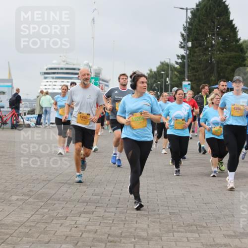 13.09.2026 - Kiel Lauf Andreas Tolksdorf http://msf.ph/oto/10411446 13.09.2026 10:02:03 Kiellinie 6760, 12204, 10654, 4250, 0276 meine-sportfotos.de