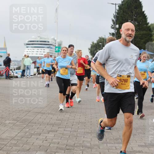 13.09.2026 - Kiel Lauf Andreas Tolksdorf http://msf.ph/oto/10411519 13.09.2026 10:02:05 Kiellinie 158, 1358, 38, 5760, 394, 38, 10654, 1085 meine-sportfotos.de