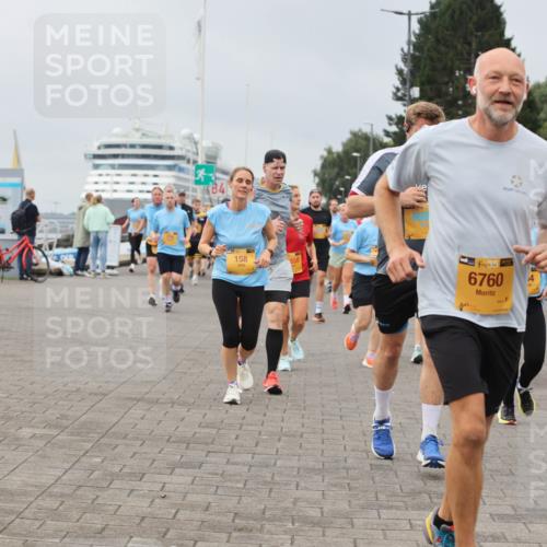 13.09.2026 - Kiel Lauf Andreas Tolksdorf http://msf.ph/oto/10411526 13.09.2026 10:02:06 Kiellinie 84, 158, 358, 4, 38425, 6760, 10654 meine-sportfotos.de