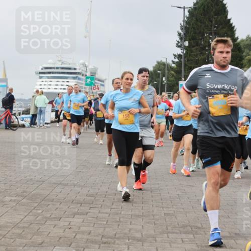 13.09.2026 - Kiel Lauf Andreas Tolksdorf http://msf.ph/oto/10411542 13.09.2026 10:02:06 Kiellinie 158, 2738, 2394, 6 meine-sportfotos.de
