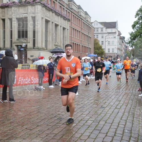 13.09.2026 - Kiel Lauf Yannick Fuchs http://msf.ph/oto/10411583 13.09.2026 10:42:44 Ziel 1680, 1975, 2239, 2273, 3036, 3260, 3474, 3584, 5450, 5911, 5933, 5952, 6129, 6136, 6147, 6196, 6320, 6567, 6839, 7014, 7422, 7685, 7692, 8458, 8635, 8759, 9341, 10667, 10711, 11164, 12001, 12155, 12208, 12825, 239, 294, 757, 1245, 1328, 1638, 2224, 2314, 2507, 2745, 2820, 2972, 3254, 3367, 3821, 4034, 4320, 4352, 4451, 4919, 5155, 5476, 5636, 5802, 5877, 6020, 6088, 6615, 6677, 6678, 7187, 7299, 7586, 8304, 9152, 2427, 5437, 5155, 7475, 8034, 9420 meine-sportfotos.de