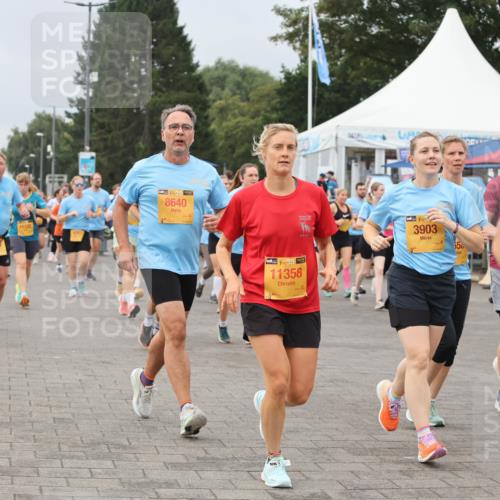 13.09.2026 - Kiel Lauf Andreas Tolksdorf http://msf.ph/oto/10411612 13.09.2026 10:02:09 Kiellinie 979, 11332, 39, 8640, 11358, 3903, 550 meine-sportfotos.de