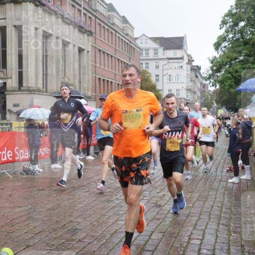 13.09.2026 - Kiel Lauf Yannick Fuchs http://msf.ph/oto/10411628 13.09.2026 10:42:48 Ziel 1680, 1975, 2239, 2273, 2999, 3036, 3260, 3474, 3584, 4120, 5450, 5814, 5911, 5933, 6129, 6136, 6147, 6320, 6567, 6839, 7014, 7422, 7657, 7685, 7692, 8635, 8759, 9341, 10485, 10667, 10711, 11164, 12001, 12155, 12208, 12825, 239, 294, 757, 1245, 1328, 1638, 2224, 2314, 2507, 2745, 2820, 2972, 3254, 3367, 3474, 3821, 4034, 4320, 4352, 4451, 4919, 5476, 5636, 5802, 5877, 5952, 6020, 6088, 6196, 6615, 6677, 6678, 7187, 7299, 7586, 8304, 9152, 2427, 5437, 5155, 7475, 8034, 9420 meine-sportfotos.de