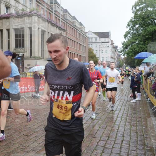 13.09.2026 - Kiel Lauf Yannick Fuchs http://msf.ph/oto/10411650 13.09.2026 10:42:49 Ziel 1680, 1975, 2239, 2273, 2999, 3036, 3260, 3584, 4120, 5450, 5814, 5911, 5933, 6129, 6136, 6147, 6320, 6567, 6839, 7014, 7422, 7657, 7685, 7692, 8635, 8759, 9341, 10485, 10667, 10711, 11164, 12155, 12208, 12825, 12827, 239, 757, 1245, 1328, 1638, 2224, 2314, 2507, 2745, 2820, 3254, 3367, 3474, 3821, 4034, 4320, 4352, 4451, 4919, 5476, 5636, 5802, 5877, 5952, 6020, 6088, 6196, 6615, 6678, 7187, 7299, 7586, 7685, 8304, 9152, 2427, 5437, 5155, 7475, 8034, 9420 meine-sportfotos.de