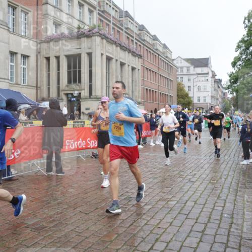 13.09.2026 - Kiel Lauf Yannick Fuchs http://msf.ph/oto/10411743 13.09.2026 10:42:55 Ziel 1975, 2481, 2627, 2999, 3248, 3260, 3572, 3584, 4120, 5298, 5814, 6121, 6129, 6136, 6320, 6567, 7188, 7422, 7555, 7657, 7692, 7814, 8287, 8759, 9177, 9341, 10485, 10667, 11129, 11146, 11643, 11726, 11984, 12208, 12279, 12825, 12827, 757, 1245, 1638, 1680, 1975, 2224, 2239, 2273, 2314, 2507, 2745, 3036, 3474, 3821, 4034, 4320, 4352, 4451, 5450, 5476, 5636, 5877, 5911, 5933, 5952, 6088, 6147, 6196, 6320, 6567, 6615, 6839, 7014, 7187, 7299, 7586, 7685, 8304, 9152, 2427, 5437 meine-sportfotos.de