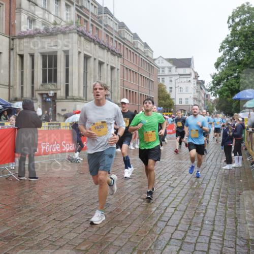 13.09.2026 - Kiel Lauf Yannick Fuchs http://msf.ph/oto/10411815 13.09.2026 10:43:00 Ziel 1290, 1931, 2427, 2481, 2502, 2627, 2999, 3248, 3572, 4120, 4825, 5298, 5437, 5814, 6121, 6179, 7188, 7555, 7657, 7814, 8287, 9177, 9483, 9627, 10485, 11129, 11146, 11344, 11643, 11726, 11984, 12187, 12279, 12480, 12827, 757, 1638, 1680, 1975, 2239, 2273, 2507, 2745, 3036, 3260, 3474, 3584, 3821, 4034, 4320, 4352, 4451, 5450, 5476, 5636, 5877, 5911, 5933, 5952, 6088, 6129, 6136, 6147, 6196, 6320, 6567, 6615, 6839, 7014, 7187, 7685, 7692, 1178, 2131, 2887 meine-sportfotos.de
