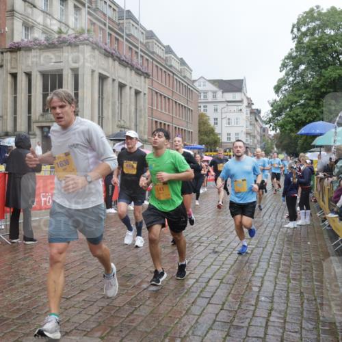 13.09.2026 - Kiel Lauf Yannick Fuchs http://msf.ph/oto/10411821 13.09.2026 10:43:00 Ziel 1290, 1931, 2427, 2481, 2502, 2627, 2999, 3248, 3572, 4120, 4825, 5298, 5437, 5814, 6121, 6179, 7188, 7555, 7657, 7814, 8287, 9177, 9483, 9627, 10485, 11129, 11146, 11344, 11643, 11726, 11984, 12187, 12279, 12480, 12827, 757, 1638, 1680, 1975, 2239, 2273, 2507, 2745, 3036, 3260, 3474, 3584, 3821, 4034, 4320, 4352, 4451, 5450, 5476, 5636, 5877, 5911, 5933, 5952, 6088, 6129, 6136, 6147, 6196, 6320, 6567, 6615, 6839, 7014, 7187, 7685, 7692, 1178, 2131, 2887 meine-sportfotos.de