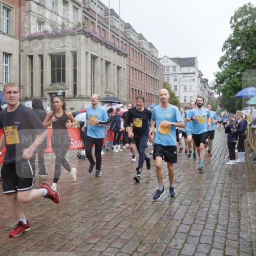 13.09.2026 - Kiel Lauf Yannick Fuchs http://msf.ph/oto/10411851 13.09.2026 10:43:03 Ziel 1290, 1931, 2427, 2481, 2502, 2627, 3248, 3572, 3976, 4120, 4825, 5298, 5414, 5437, 6121, 6179, 6439, 7188, 7555, 7814, 8287, 9177, 9483, 9627, 11129, 11146, 11344, 11643, 11726, 11971, 11984, 12165, 12187, 12279, 12480, 12827, 757, 1680, 1975, 2239, 2273, 2507, 2745, 2999, 3036, 3260, 3474, 3584, 3821, 4034, 4120, 4320, 4352, 4451, 5450, 5476, 5814, 5911, 5933, 5952, 6088, 6129, 6136, 6147, 6196, 6320, 6567, 6615, 6839, 7014, 7187, 7685, 7692, 485, 1178, 2131, 2887 meine-sportfotos.de