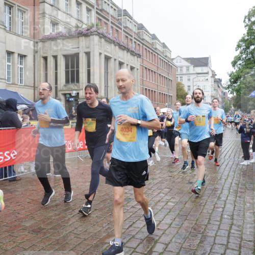 13.09.2026 - Kiel Lauf Yannick Fuchs http://msf.ph/oto/10411858 13.09.2026 10:43:04 Ziel 1290, 1931, 2376, 2427, 2481, 2502, 2627, 3248, 3572, 3976, 4825, 5298, 5414, 5437, 6121, 6179, 6439, 7188, 7555, 7814, 8287, 9177, 9483, 9627, 11129, 11146, 11344, 11643, 11726, 11971, 11984, 12165, 12187, 12279, 12480, 12824, 12827, 757, 1680, 1975, 2239, 2273, 2507, 2745, 2999, 3036, 3260, 3474, 3584, 3821, 4034, 4120, 4320, 4352, 4451, 5450, 5476, 5814, 5911, 5933, 5952, 6088, 6129, 6136, 6147, 6196, 6320, 6567, 6615, 6839, 7014, 7685, 7692, 485, 681, 1178, 2131, 2887 meine-sportfotos.de