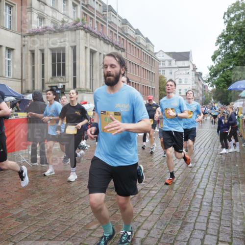 13.09.2026 - Kiel Lauf Yannick Fuchs http://msf.ph/oto/10411871 13.09.2026 10:43:05 Ziel 1290, 1931, 2376, 2427, 2481, 2502, 2627, 3248, 3572, 3976, 4825, 5298, 5414, 5437, 6121, 6139, 6179, 6439, 7188, 7555, 7814, 8287, 9177, 9483, 9627, 9632, 10812, 11129, 11146, 11344, 11643, 11726, 11971, 11984, 12165, 12187, 12279, 12480, 12824, 757, 1680, 1975, 2239, 2273, 2507, 2999, 3036, 3260, 3474, 3584, 3821, 4120, 4320, 4352, 4451, 5450, 5476, 5814, 5911, 5933, 5952, 6088, 6129, 6136, 6147, 6196, 6320, 6567, 6615, 6839, 7014, 7685, 7692, 485, 681, 1178, 2131, 2887 meine-sportfotos.de