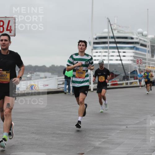 13.09.2026 - Kiel Lauf Andreas Tolksdorf http://msf.ph/oto/10411887 13.09.2026 11:45:07 Kiellinie 4, 38, 7077, 8460, 75, 3 meine-sportfotos.de