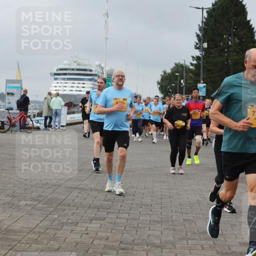 13.09.2026 - Kiel Lauf Andreas Tolksdorf http://msf.ph/oto/10411974 13.09.2026 10:02:20 Kiellinie 9279, 6275, 39, 7196 meine-sportfotos.de