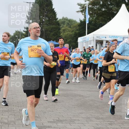 13.09.2026 - Kiel Lauf Andreas Tolksdorf http://msf.ph/oto/10412056 13.09.2026 10:02:23 Kiellinie 292, 38, 9279, 78275, 2798, 64 meine-sportfotos.de