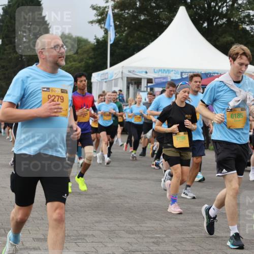 13.09.2026 - Kiel Lauf Andreas Tolksdorf http://msf.ph/oto/10412059 13.09.2026 10:02:23 Kiellinie 38, 7292, 39, 9279, 2798, 38, 6185 meine-sportfotos.de
