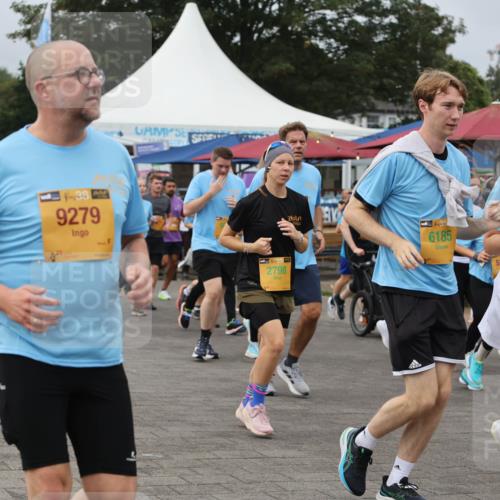 13.09.2026 - Kiel Lauf Andreas Tolksdorf http://msf.ph/oto/10412081 13.09.2026 10:02:23 Kiellinie 38, 9279, 39, 2798, 38, 6185, 38, 6061 meine-sportfotos.de