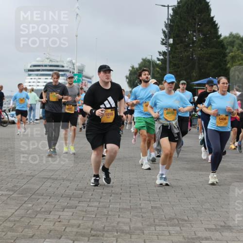 13.09.2026 - Kiel Lauf Andreas Tolksdorf http://msf.ph/oto/10412136 13.09.2026 10:02:28 Kiellinie 3337, 1016, 8910, 5406, 38, 2061 meine-sportfotos.de
