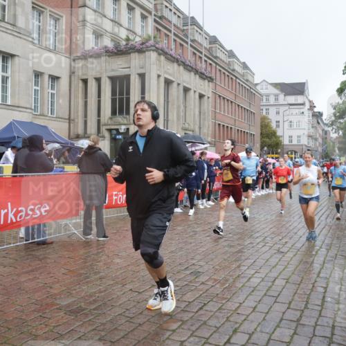 13.09.2026 - Kiel Lauf Yannick Fuchs http://msf.ph/oto/10412177 13.09.2026 10:43:24 Ziel 245, 485, 534, 681, 1069, 1178, 1500, 1720, 1780, 2119, 2131, 2680, 2800, 2887, 3132, 3911, 4124, 4218, 4282, 4690, 4718, 5222, 5679, 5715, 5848, 6079, 6231, 6422, 6492, 6536, 6655, 7199, 7262, 8038, 8488, 8511, 8825, 8952, 8959, 10173, 10450, 11010, 11162, 11566, 11635, 12040, 12342, 12544, 12779, 245, 610, 1121, 1290, 1931, 2376, 2427, 2481, 2502, 2627, 2633, 2954, 2999, 3169, 3248, 3260, 3572, 3976, 4120, 4825, 5070, 5298, 5414, 5437, 5814, 6121, 6129, 6136, 6139, 6492 meine-sportfotos.de