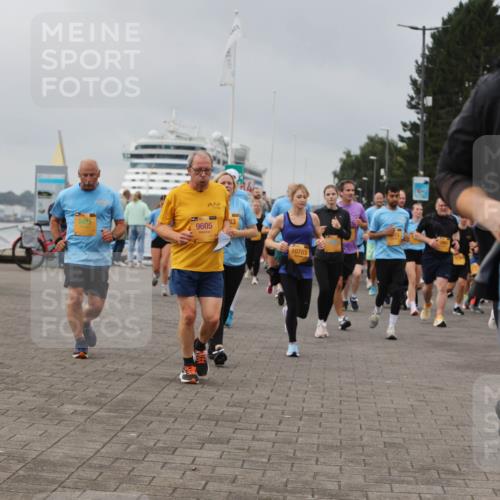 13.09.2026 - Kiel Lauf Andreas Tolksdorf http://msf.ph/oto/10412229 13.09.2026 10:02:37 Kiellinie 9605, 83, 10703, 39, 2526 meine-sportfotos.de