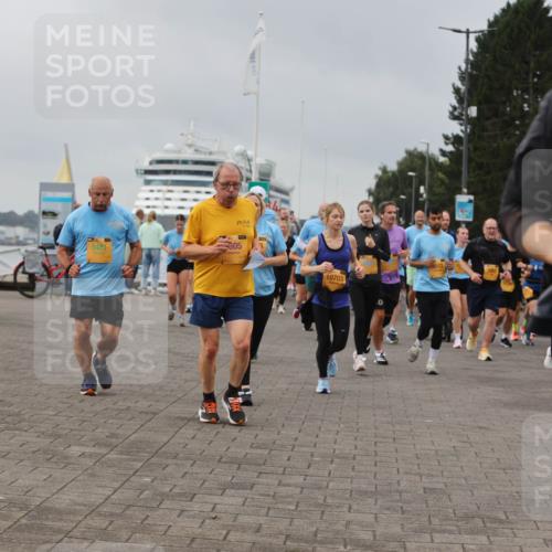 13.09.2026 - Kiel Lauf Andreas Tolksdorf http://msf.ph/oto/10412231 13.09.2026 10:02:37 Kiellinie 8481, 605, 10703, 2526 meine-sportfotos.de