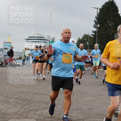 13.09.2026 - Kiel Lauf Andreas Tolksdorf http://msf.ph/oto/10412268 13.09.2026 10:02:39 Kiellinie 3, 9, 8481, 38, 9605, 30 meine-sportfotos.de