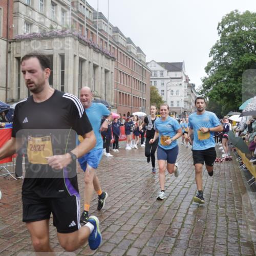 13.09.2026 - Kiel Lauf Yannick Fuchs http://msf.ph/oto/10412355 13.09.2026 10:43:35 Ziel 149, 1536, 1720, 2317, 2680, 3123, 3132, 4143, 4493, 4541, 4718, 4850, 4941, 5127, 5715, 5848, 6079, 6422, 6536, 6716, 7199, 8037, 8952, 9281, 9337, 9823, 10247, 11067, 11774, 12544, 12778, 12779, 245, 485, 534, 610, 681, 1069, 1121, 1178, 1290, 1500, 1780, 1931, 2119, 2131, 2376, 2427, 2481, 2502, 2633, 2800, 2887, 2954, 3169, 3911, 3976, 4124, 4218, 4282, 4690, 4825, 5070, 5222, 5414, 5437, 5679, 5715, 6121, 6139, 6231, 6422, 6492, 6655, 1977, 5437 meine-sportfotos.de