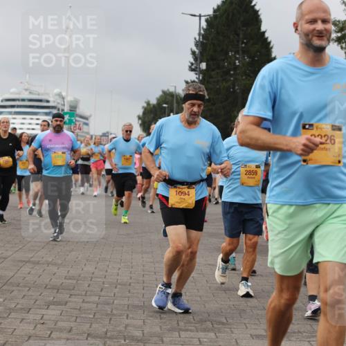 13.09.2026 - Kiel Lauf Andreas Tolksdorf http://msf.ph/oto/10412363 13.09.2026 10:02:46 Kiellinie 6409, 1567, 1094, 39, 2859, 4, 39, 2226 meine-sportfotos.de