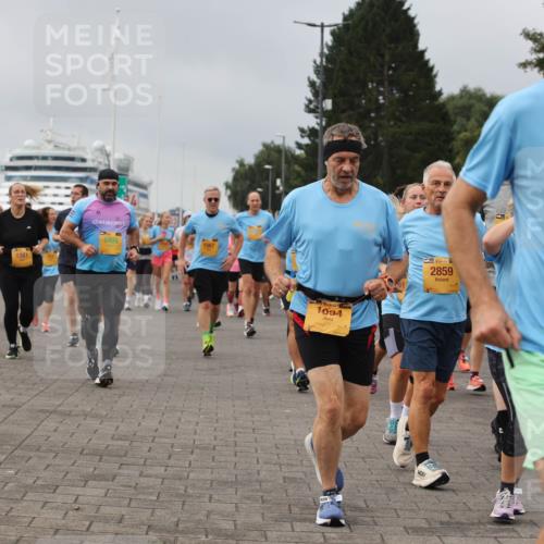 13.09.2026 - Kiel Lauf Andreas Tolksdorf http://msf.ph/oto/10412372 13.09.2026 10:02:46 Kiellinie 1347, 6409, 1094, 39, 2859, 39, 8326 meine-sportfotos.de