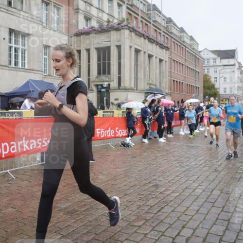 13.09.2026 - Kiel Lauf Yannick Fuchs http://msf.ph/oto/10412379 13.09.2026 10:43:37 Ziel 149, 1536, 1720, 2317, 3123, 4143, 4493, 4541, 4850, 4941, 5059, 5127, 5419, 5848, 6079, 6368, 6716, 7351, 8037, 8952, 9281, 9337, 9823, 10247, 10683, 11067, 11774, 12544, 12763, 12778, 12779, 245, 485, 534, 610, 681, 1069, 1121, 1178, 1290, 1500, 1780, 1931, 2119, 2131, 2376, 2502, 2633, 2680, 2800, 2887, 2954, 3132, 3169, 3911, 3976, 4124, 4218, 4282, 4690, 4718, 4825, 5070, 5222, 5414, 5437, 5679, 5715, 5848, 6079, 6139, 6231, 6422, 6492, 6536, 6655, 1977, 5437 meine-sportfotos.de