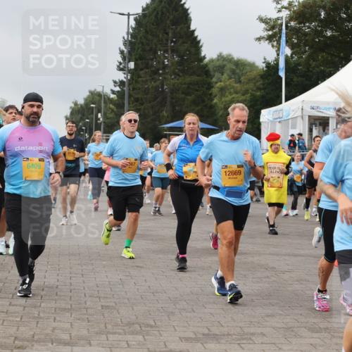 13.09.2026 - Kiel Lauf Andreas Tolksdorf http://msf.ph/oto/10412406 13.09.2026 10:02:48 Kiellinie 4, 35, 567, 6409, 38, 12669, 100, 1, 39, 10453 meine-sportfotos.de