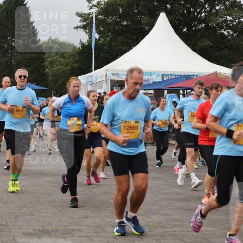 13.09.2026 - Kiel Lauf Andreas Tolksdorf http://msf.ph/oto/10412421 13.09.2026 10:02:49 Kiellinie 1567, 6409, 3645, 12669, 640, 3159 meine-sportfotos.de