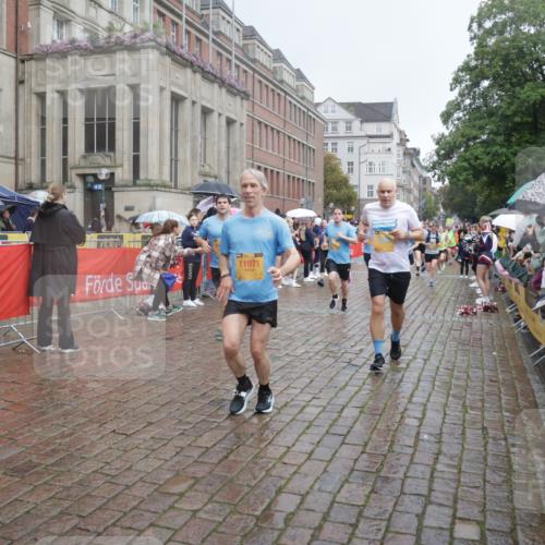 13.09.2026 - Kiel Lauf Yannick Fuchs http://msf.ph/oto/10412439 13.09.2026 10:43:40 Ziel 149, 1536, 2317, 3123, 4143, 4493, 4541, 4669, 4850, 4941, 5059, 5127, 5419, 6368, 6716, 7351, 8037, 9281, 9337, 9823, 10247, 10683, 11067, 11213, 11438, 11774, 12763, 12778, 245, 485, 534, 610, 681, 1069, 1121, 1178, 1290, 1500, 1720, 1780, 1931, 2119, 2131, 2376, 2502, 2633, 2680, 2800, 2887, 2954, 3132, 3169, 3911, 3976, 4124, 4218, 4282, 4690, 4718, 4825, 5070, 5222, 5414, 5679, 5715, 5848, 6079, 6139, 6231, 6422, 6492, 6536, 6655, 1977, 5437 meine-sportfotos.de