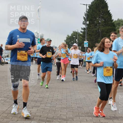 13.09.2026 - Kiel Lauf Andreas Tolksdorf http://msf.ph/oto/10412452 13.09.2026 10:02:52 Kiellinie 138, 1929, 11581, 11217, 207 meine-sportfotos.de