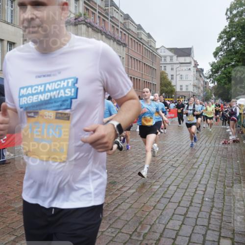 13.09.2026 - Kiel Lauf Yannick Fuchs http://msf.ph/oto/10412470 13.09.2026 10:43:42 Ziel 149, 371, 1029, 1536, 2317, 2971, 3123, 3258, 3292, 4143, 4493, 4541, 4669, 4801, 4850, 4941, 5059, 5127, 5419, 6096, 6368, 6716, 7351, 8037, 9281, 9337, 9823, 10247, 10683, 11067, 11213, 11438, 11774, 12763, 245, 485, 534, 610, 681, 1069, 1121, 1178, 1500, 1720, 1780, 2119, 2131, 2376, 2633, 2680, 2800, 2887, 2954, 3132, 3169, 3911, 3976, 4124, 4218, 4282, 4690, 4718, 5070, 5222, 5414, 5679, 5715, 5848, 6079, 6139, 6231, 6422, 6492, 6536, 6655, 1977, 5437 meine-sportfotos.de