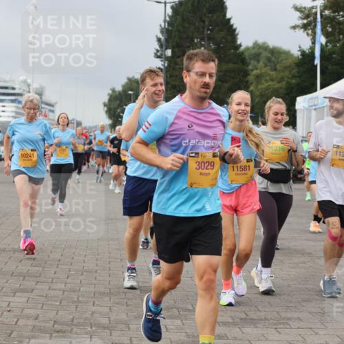 13.09.2026 - Kiel Lauf Andreas Tolksdorf http://msf.ph/oto/10412478 13.09.2026 10:02:55 Kiellinie 1287, 10241, 38, 3029, 11581, 216, 39, 11217, 4581 meine-sportfotos.de