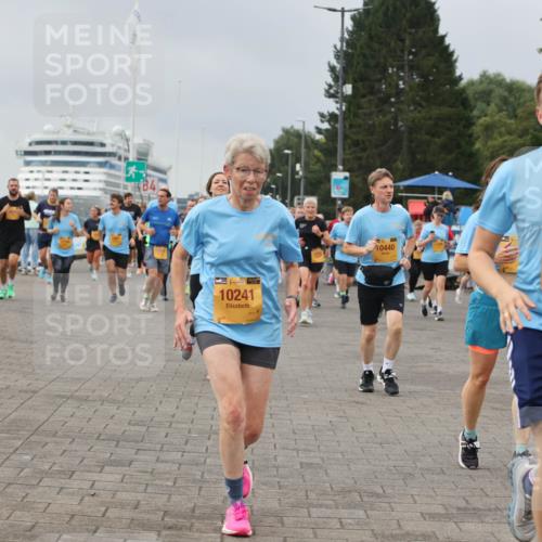 13.09.2026 - Kiel Lauf Andreas Tolksdorf http://msf.ph/oto/10412499 13.09.2026 10:02:57 Kiellinie 84, 38, 10241, 10440, 5052 meine-sportfotos.de