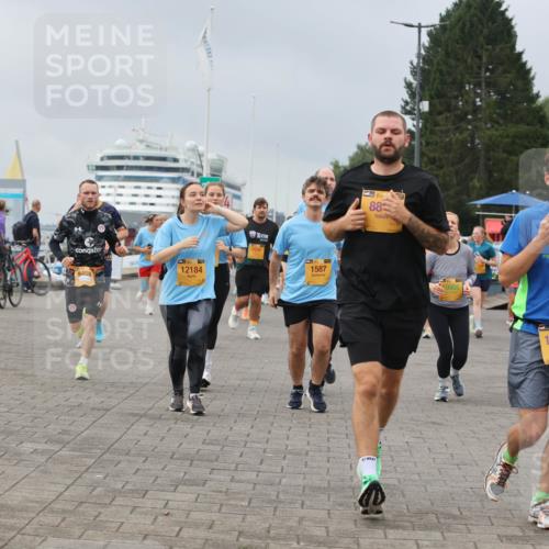 13.09.2026 - Kiel Lauf Andreas Tolksdorf http://msf.ph/oto/10412586 13.09.2026 10:03:03 Kiellinie 8459, 12184, 1587, 88, 10908, 2016, 12500 meine-sportfotos.de