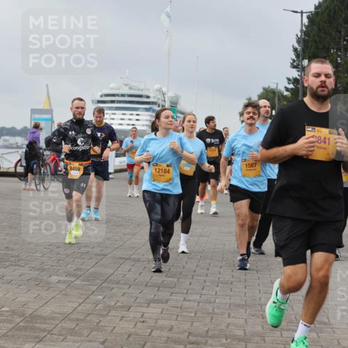 13.09.2026 - Kiel Lauf Andreas Tolksdorf http://msf.ph/oto/10412596 13.09.2026 10:03:03 Kiellinie 8459, 12184, 1587, 1, 39, 841 meine-sportfotos.de