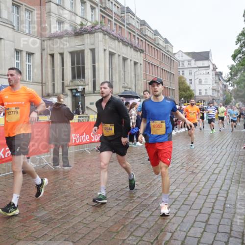 13.09.2026 - Kiel Lauf Yannick Fuchs http://msf.ph/oto/10412611 13.09.2026 10:44:02 Ziel 56, 202, 305, 318, 939, 1118, 1215, 1242, 1956, 1977, 2861, 3573, 3806, 4422, 4728, 4746, 6163, 6184, 7505, 7658, 8712, 9004, 9481, 9979, 10100, 10437, 10670, 10709, 11277, 11431, 11611, 11720, 12440, 12490, 149, 371, 1029, 1215, 1536, 1720, 2316, 2317, 2653, 2971, 3123, 3258, 3292, 3308, 3734, 4143, 4493, 4541, 4669, 4850, 4941, 5059, 5127, 5419, 5848, 6079, 6368, 6716, 7351, 702, 1379, 1439, 1839, 2729, 3918, 6059, 7534, 7900, 9082, 9229 meine-sportfotos.de