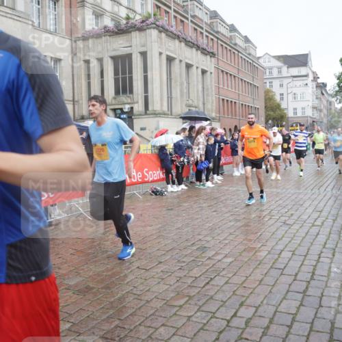 13.09.2026 - Kiel Lauf Yannick Fuchs http://msf.ph/oto/10412626 13.09.2026 10:44:03 Ziel 56, 202, 305, 318, 939, 1118, 1242, 1956, 1977, 2861, 2873, 3573, 3806, 4422, 4728, 4746, 6163, 6184, 7505, 7658, 8712, 9004, 9056, 9481, 9979, 10100, 10670, 10709, 11277, 11431, 11720, 12382, 12384, 12386, 12440, 12490, 149, 371, 1029, 1215, 1536, 1720, 1977, 2316, 2317, 2653, 2971, 3123, 3258, 3292, 3308, 3734, 4143, 4493, 4541, 4669, 4850, 4941, 5059, 5127, 5419, 6368, 6716, 7351, 702, 1275, 1379, 1439, 1839, 2729, 3918, 6059, 7534, 7900, 9082, 9229 meine-sportfotos.de