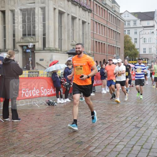 13.09.2026 - Kiel Lauf Yannick Fuchs http://msf.ph/oto/10412632 13.09.2026 10:44:04 Ziel 56, 202, 305, 318, 939, 1118, 1242, 1956, 2861, 2873, 3573, 3806, 4422, 4728, 4746, 6163, 6184, 7505, 7658, 8712, 9004, 9056, 9481, 9979, 10100, 10709, 11277, 11431, 11720, 11784, 12382, 12384, 12386, 12440, 12490, 149, 371, 1029, 1215, 1536, 1720, 1977, 2316, 2317, 2653, 2971, 3123, 3258, 3292, 3308, 3734, 4143, 4493, 4541, 4669, 4728, 4746, 4850, 4941, 5059, 5127, 5419, 6368, 6716, 7351, 702, 1275, 1379, 1439, 1839, 2729, 3918, 6059, 7534, 7900, 9082, 9229 meine-sportfotos.de