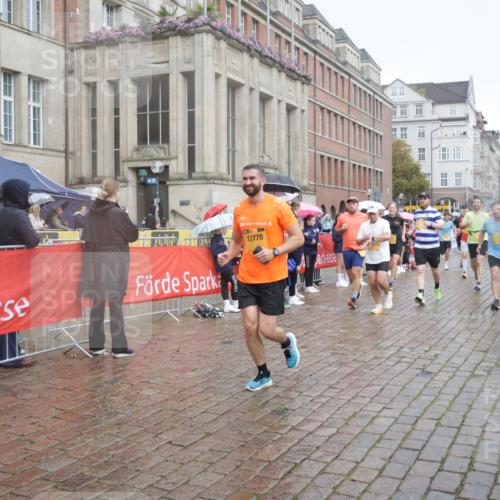 13.09.2026 - Kiel Lauf Yannick Fuchs http://msf.ph/oto/10412636 13.09.2026 10:44:04 Ziel 56, 202, 305, 318, 939, 1118, 1242, 1956, 2861, 2873, 3573, 3806, 4422, 4728, 4746, 6163, 6184, 7505, 7658, 8712, 9004, 9056, 9481, 9979, 10100, 10709, 11277, 11431, 11720, 11784, 12382, 12384, 12386, 12440, 12490, 149, 371, 1029, 1215, 1536, 1720, 1977, 2316, 2317, 2653, 2971, 3123, 3258, 3292, 3308, 3734, 4143, 4493, 4541, 4669, 4728, 4746, 4850, 4941, 5059, 5127, 5419, 6368, 6716, 7351, 702, 1275, 1379, 1439, 1839, 2729, 3918, 6059, 7534, 7900, 9082, 9229 meine-sportfotos.de