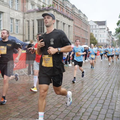 13.09.2026 - Kiel Lauf Yannick Fuchs http://msf.ph/oto/10412691 13.09.2026 10:44:09 Ziel 202, 318, 939, 1118, 1242, 1839, 1956, 2729, 2873, 3186, 3573, 3806, 3918, 4422, 5711, 6059, 6163, 6184, 7114, 7534, 7872, 7900, 9056, 9082, 9229, 9979, 10405, 11205, 11262, 11277, 11431, 11720, 11784, 12152, 12382, 12384, 12386, 12440, 56, 149, 305, 371, 1029, 1215, 1536, 1977, 2316, 2317, 2653, 2861, 2971, 3258, 3292, 3308, 3734, 3806, 4143, 4493, 4541, 4669, 4728, 4746, 4850, 4941, 5059, 5127, 5419, 6368, 6716, 7351, 702, 1275, 1379, 1439 meine-sportfotos.de