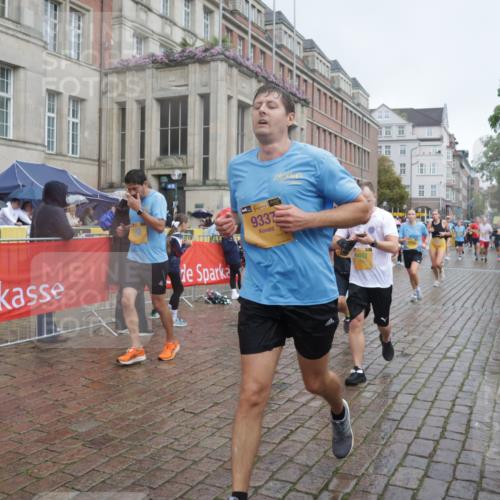 13.09.2026 - Kiel Lauf Yannick Fuchs http://msf.ph/oto/10412744 13.09.2026 10:44:13 Ziel 318, 702, 939, 1242, 1379, 1439, 1839, 1956, 2729, 2826, 2873, 3186, 3573, 3918, 5183, 5711, 5740, 5859, 6059, 6184, 7114, 7250, 7534, 7872, 7900, 9056, 9082, 9229, 9979, 10205, 10405, 10406, 11019, 11195, 11205, 11262, 11277, 11431, 11784, 12152, 12382, 12384, 12386, 12440, 12839, 56, 149, 202, 305, 318, 371, 1029, 1118, 1215, 1956, 1977, 2316, 2653, 2861, 2971, 3258, 3292, 3308, 3734, 3806, 4422, 4669, 4728, 4746, 4850, 5059, 5419, 6368, 7351, 1275 meine-sportfotos.de